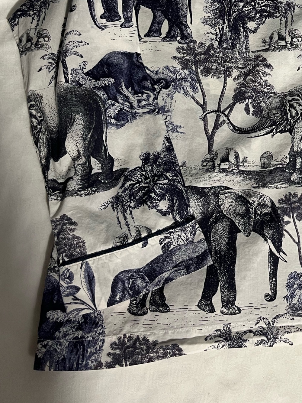 Cats White and Navy Elephant Print Button-Up Pajama M - Picture 5 of 7